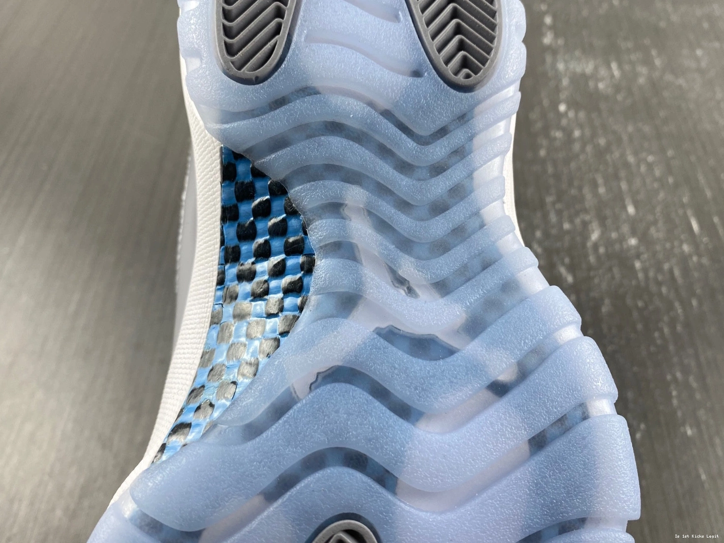 Air Cement 11 AV2187-140 Low Grey Jordan 1222